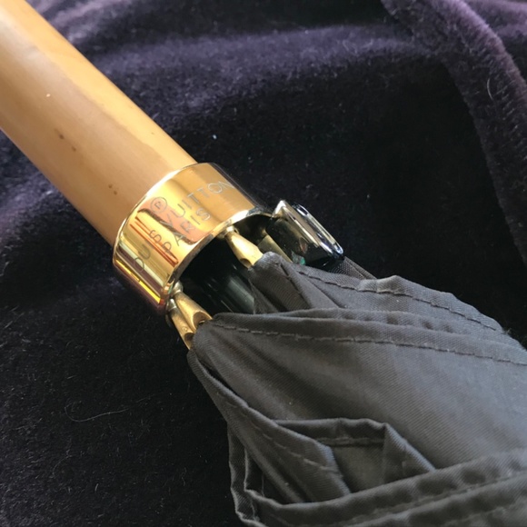 Louis Vuitton EUC Monogram Large Umbrella Last Discount w Reciept - Picture 4 of 11